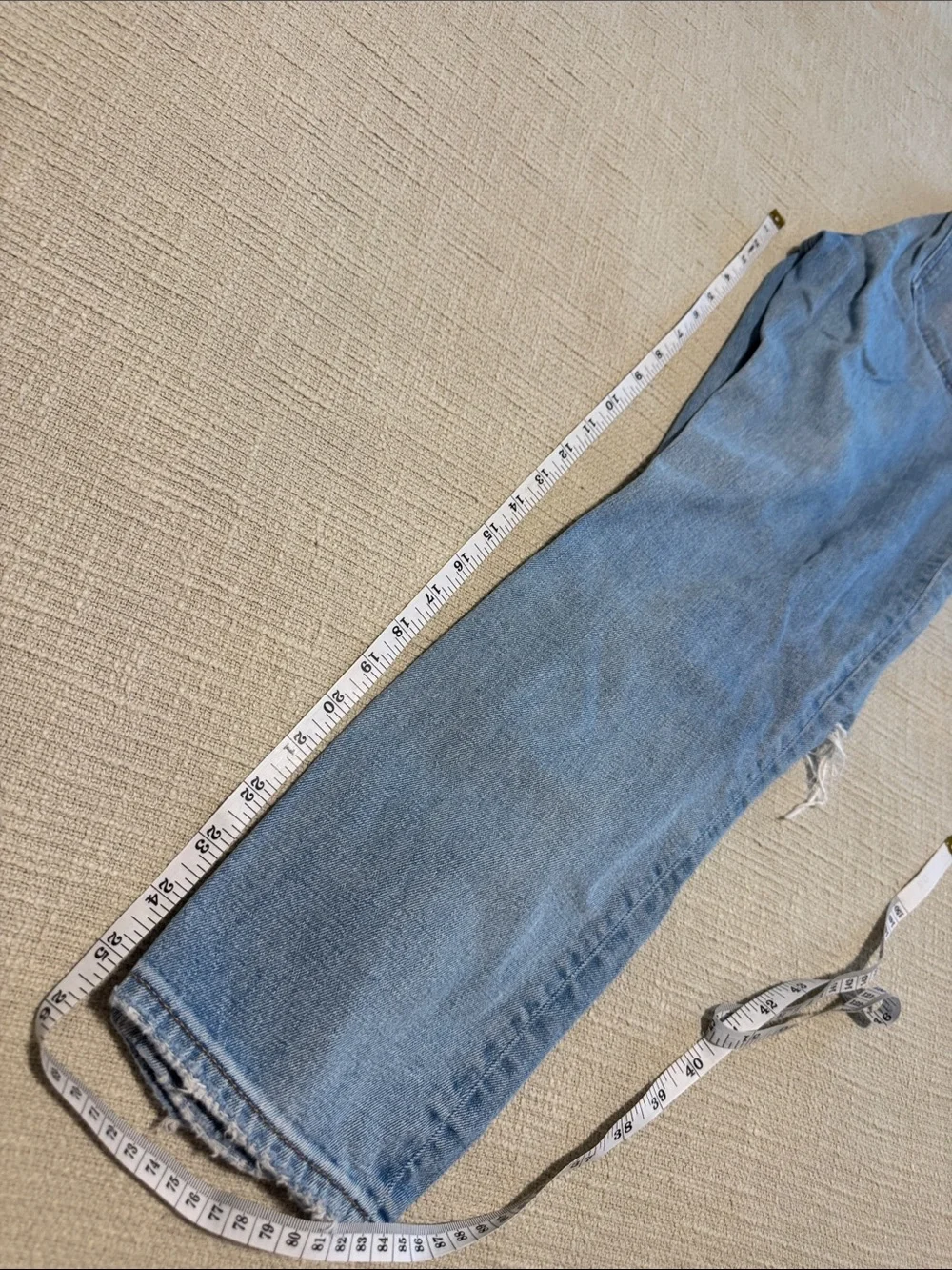 Abercrombie & Fitch the mom light blue denim high-rise jeans